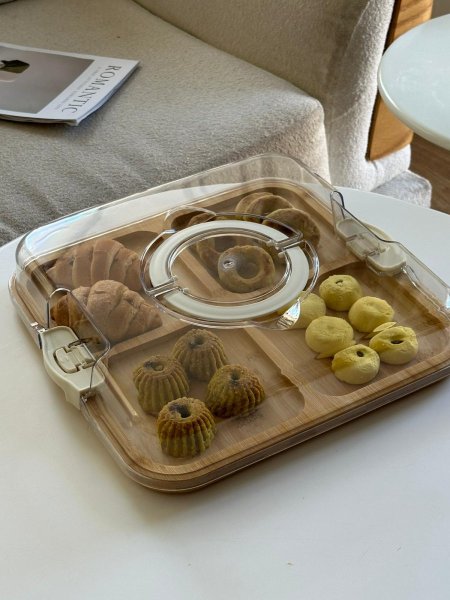 مضيفه خشب مع غطاء اكرلك