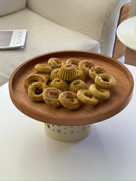 مضيفه  خشب مدوره مع قاعده