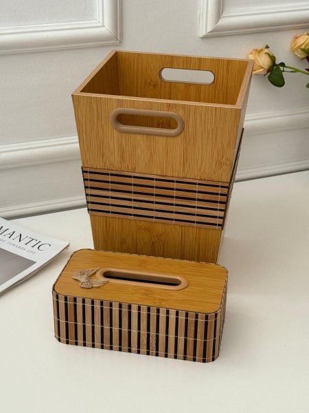 سطل مع بكيت محارم خشب