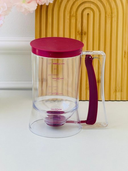 ابريق صب العجين