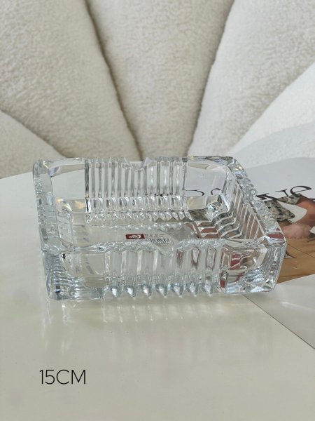 مكته زجاج مربع