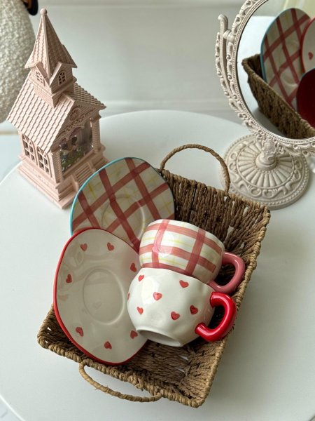 مج هاند ميد مع صحن