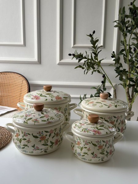 طنجره توتيا مورد