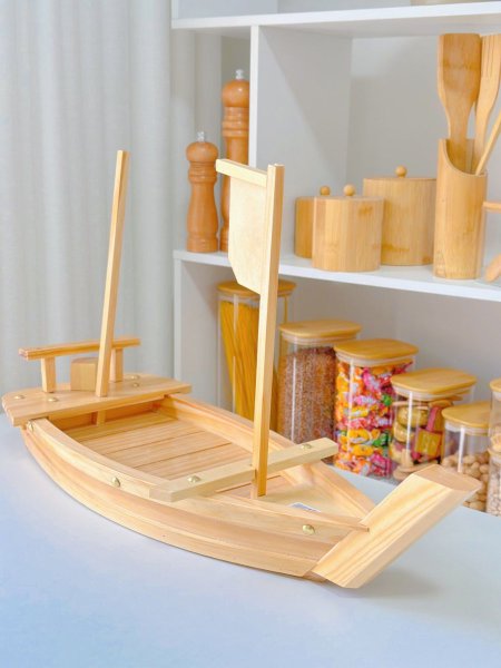 قارب السوشي والفواكه بامبو