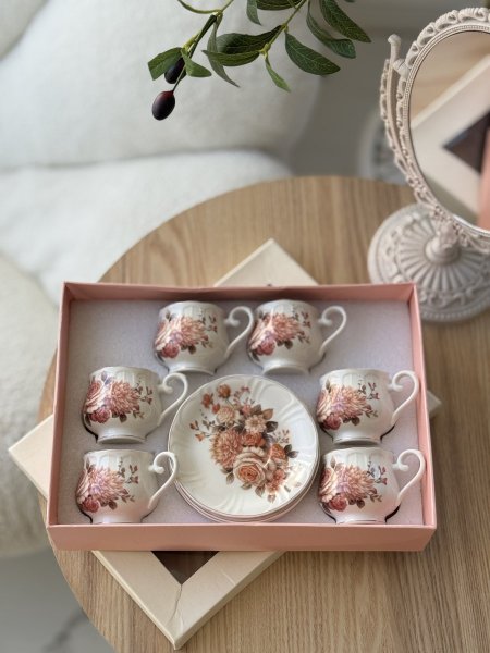 فناجين قهوه مورد